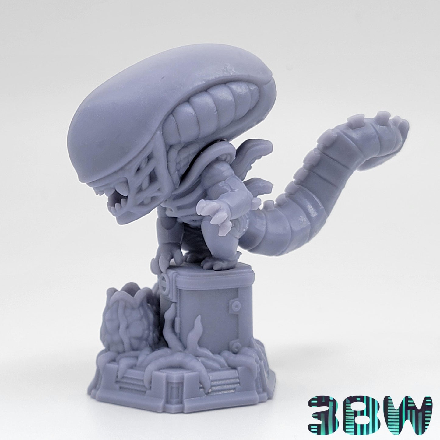 Chibi Xenomorph | 3-Inch Resin Model Kit | DIY Alien with Facehugger Eggs