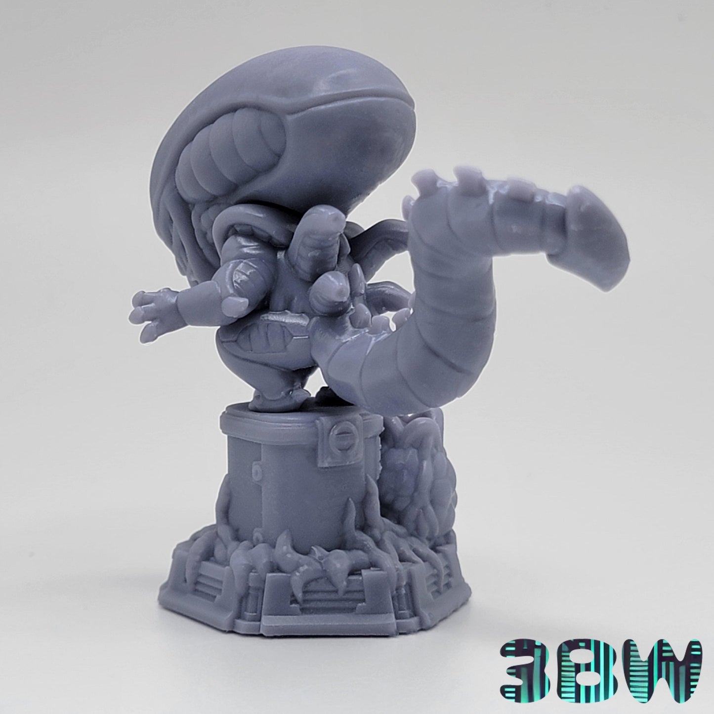 Chibi Xenomorph | 3-Inch Resin Model Kit | DIY Alien with Facehugger Eggs