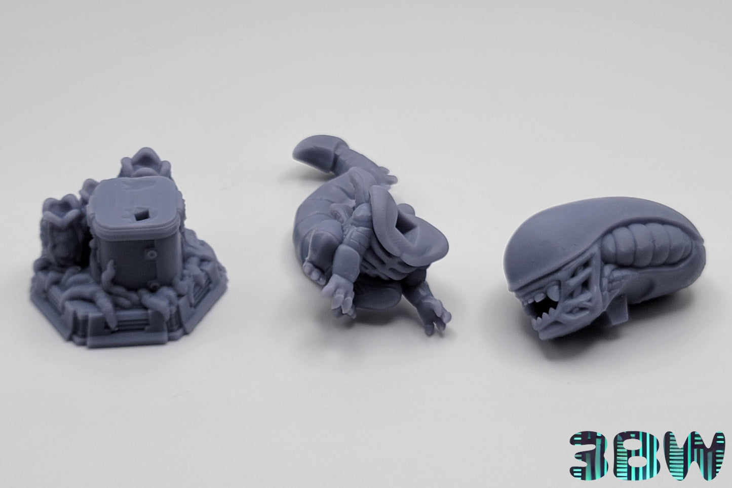 Chibi Xenomorph | 3-Inch Resin Model Kit | DIY Alien with Facehugger Eggs